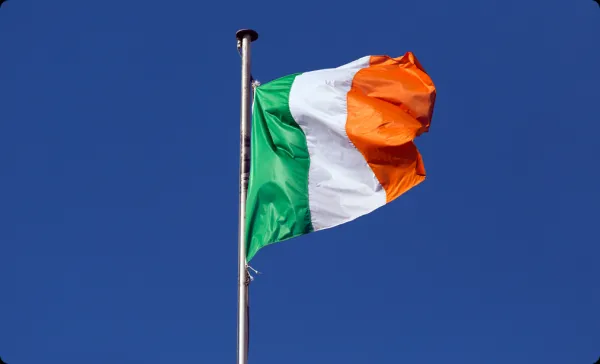 No, the Irish government is not paying Indians €100,000 in financial incentives to move to Ireland